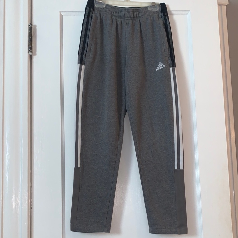 Adidas Gray Sweatpants w/Three-Stripe Design Medium 11/12 EUC